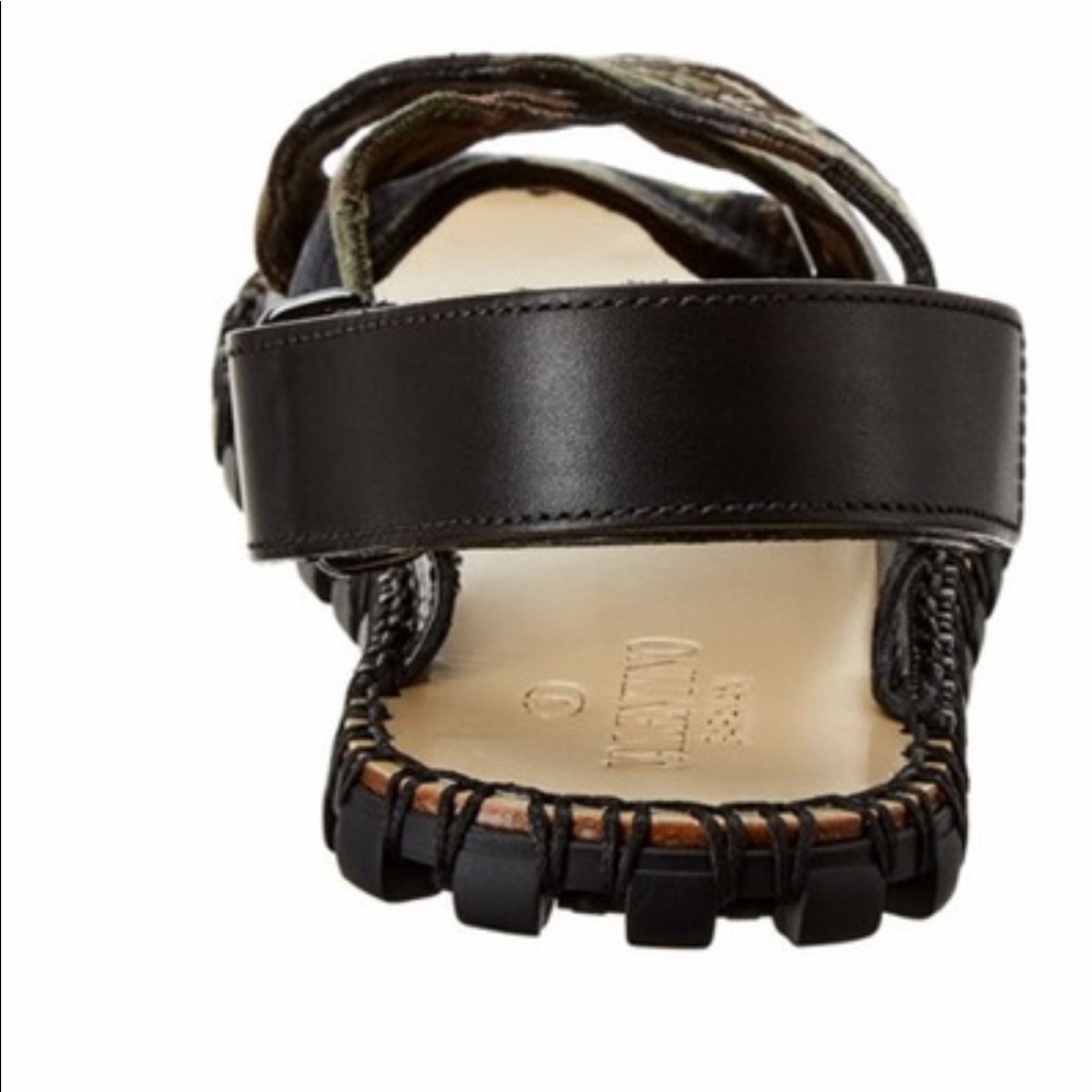 VALENTINO - Picture 8 of 11